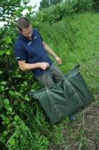 Obrázek k výrobku 61722 - STRATEGY Podložka DEWDROP UNHOOKING MAT+ STINKSACK 135 x 85 cm